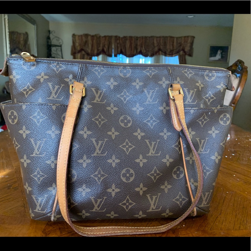 Louis Vuitton totally pm